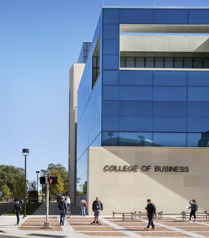 Project: Howard L. Hawks Hall: College of Business Administration
Architect: RAMSA; Robert A.m. Stern Architects
Location: Lincoln, NE.