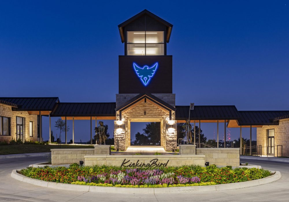 KickingBird Golf Course clubhouse exterior image